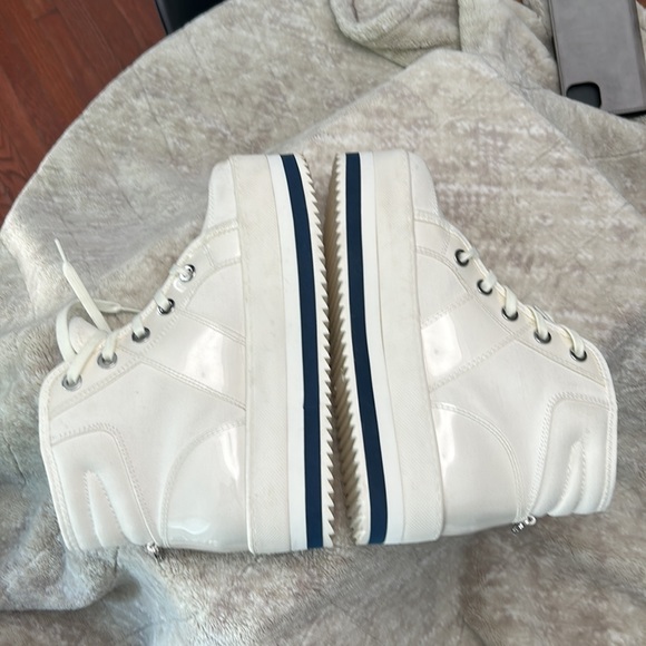 Disney & Call it Spring Donald Duck Vegan Platform Sneakers - Picture 15 of 15